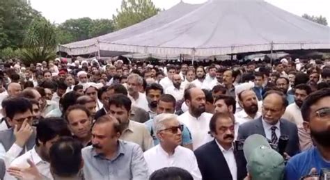 Funeral Prayer Of Tariq Fazal Chaudhrys Son Offered Pakistan Today