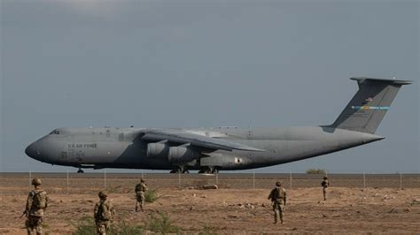 Najveći u SAD u Vojni transportni avion koji često ide u rikverc a