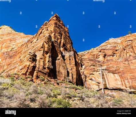 Weeping Rock Waterfall In Zion National Park Stock Photo Alamy