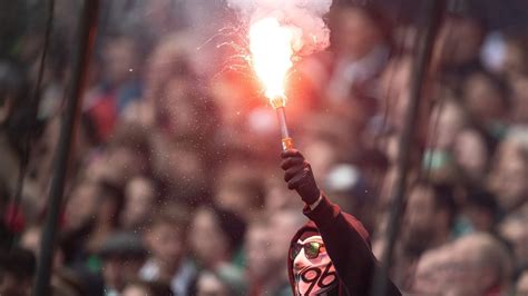 Pyro Im Derby Strafe Für Hannover 96