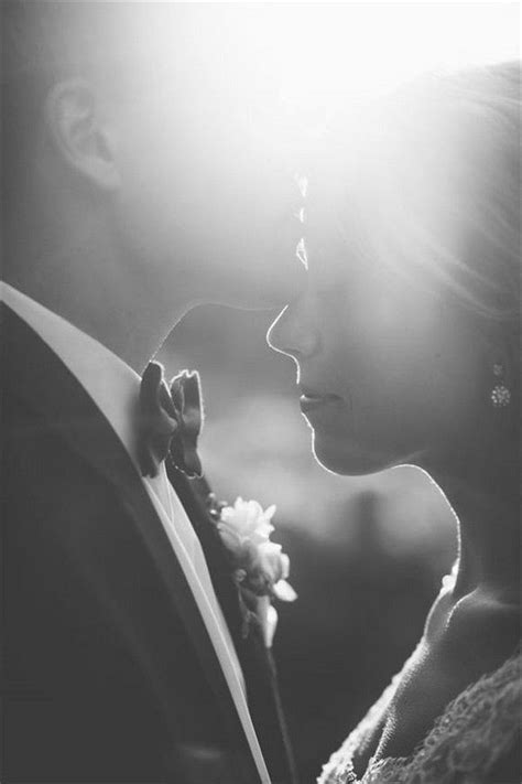 Top 20 Romantic Wedding Photo Pose Ideas Hi Miss Puff Romantic