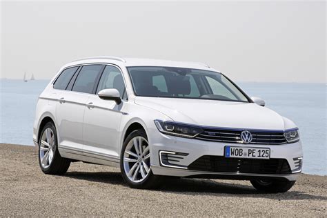 Volkswagen Passat Variant Gte Photos And Specs Photo Passat Variant Gte Volkswagen Review And