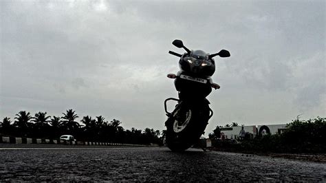 1000 Days Of Pulsar 220f Pulsar 220 Bike Stunt Hd Wallpaper Pxfuel