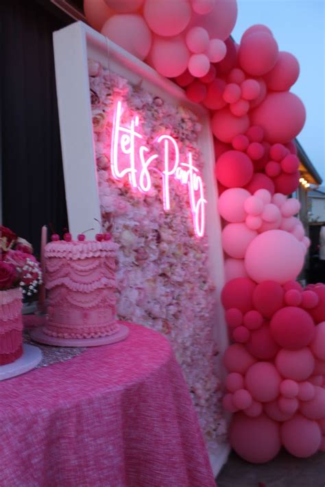 Pink theme party | Pink birthday party decorations, Barbie birthday ...