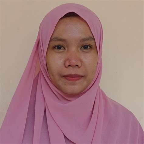 Putri Guru Matematika 50000 Rp Jam