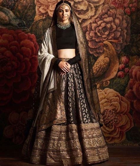 Look Your Very Best In These 10 Simple Ghagra Choli Designs