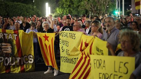 Centenars De Persones Es Manifesten A Tarragona I Reus