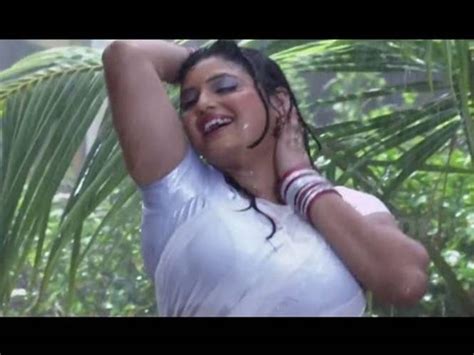 Barsaat Mein Hot Song In Rain Hathiyaar Bhojpuri Movie HD Song