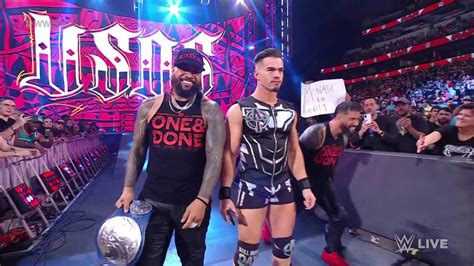 Austin Theory And The Usos Entrance Raw April 42022 Youtube