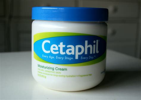 Catwalk Glam: Review: Cetaphil Moisturizing Cream