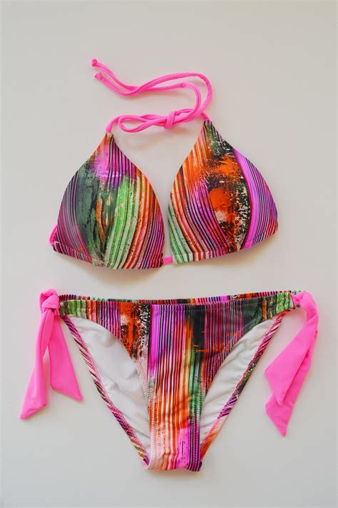Beria Kadın Üçgen Yarım Dolgulu Desenli Pembe Bikini Takımı