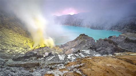 Bupati Ipuk Evaluasi Menyeluruh Keamanan Di Kawah Ijen Usai Turis China