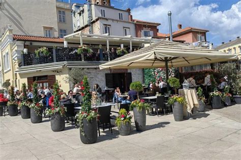 Irokobrije Anin Mario Lon Ar Vlasnik Je Jednog Od Najboljih Restorana