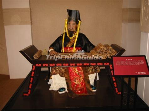 Emperor Wu Di Of Han Dynasty Statue Han Dynasty Pictures Chinese Han