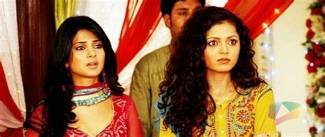 REUNION: 'Dill Mill Gayye' co-stars Jennifer Winget & Drashti Dhami ...