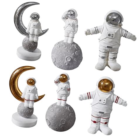 Creative Space Man Astronaut Sculpture Cosmonaut Figurine Model Resin ...