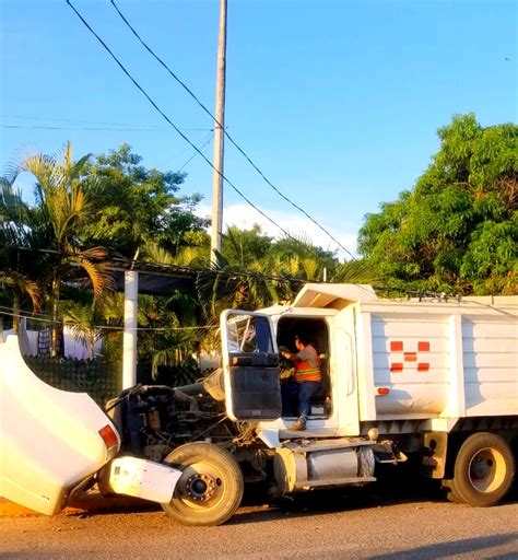 Cami N De Volteo Derriba Poste De La Cfe En Copala El Faro De La