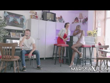 Zaawaadi Hotntubes Porn