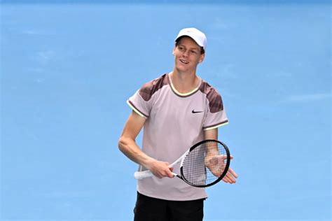 Sensacja na Australian Open Sinner przerwał imponującą serię Djokovica