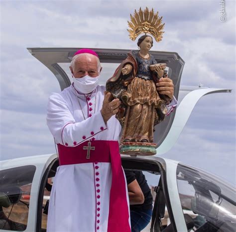 Dom Mariano Manzana Celebra Anos De Bispo Saulo Vale