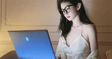 Hot girl bốc phốt thêm nghệ sĩ mua dâm hậu Lý Dịch Phong