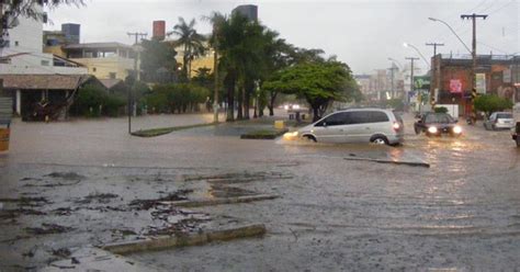 G Chuva Forte Causa Estragos E Derruba Palco De Michel Tel E