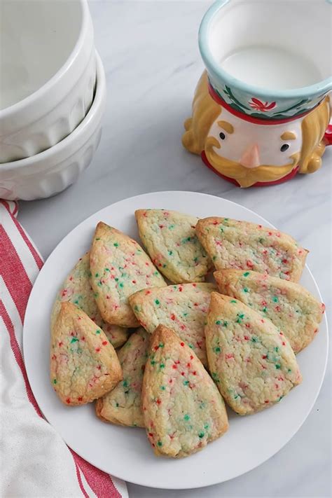 Easy Air Fryer Christmas Cookies Recipe • Foodnservice