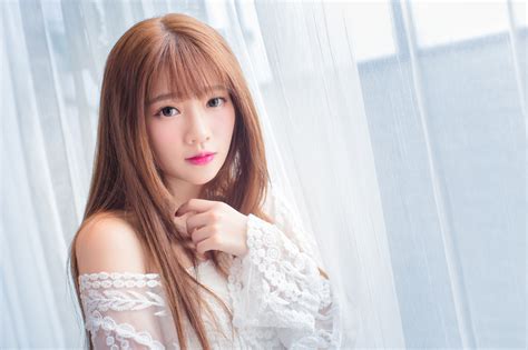 Download Brunette Lipstick Model Woman Asian HD Wallpaper by 小清新攝影師