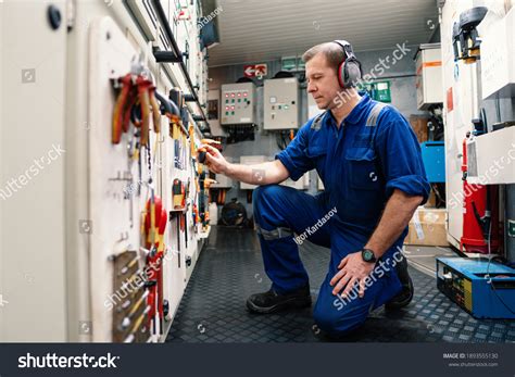 1023 Marine Technician Images Stock Photos And Vectors Shutterstock