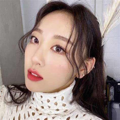 Loona Yves