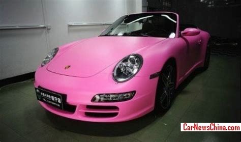 Porsche 911 Carrera 4S Cabriolet is matte Pink in China