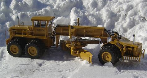 Acco Italian Grader Worlds Largest Road Grader With 33 Ft Flickr