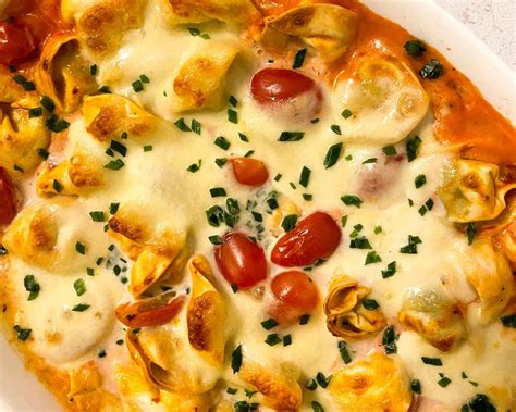 Einfacher Tortellini Auflauf Mit Tomate Und Mozzarella Vegetarisch