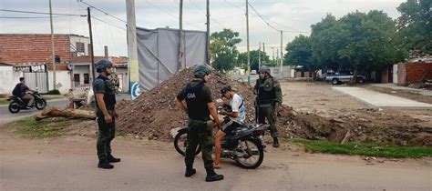 Los Vecinos Del Barrio De Rosario Donde Mataron A Un Nene De 12 Años Recibieron A Los Gendarmes