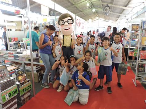 Paulinho da Escola marca presença na Feira do Livro de Resende TV Rio