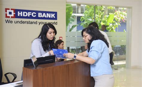 Hdfc Bank Shares Up 2 After Lic Buys Additional Stake Fortune India