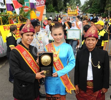 Piala Adipura Diarak Keliling Kota Palembang Foto