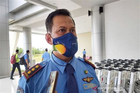 Sehari Jelang Lebaran Lima Orang Penumpang Berangkat Dari Bandara