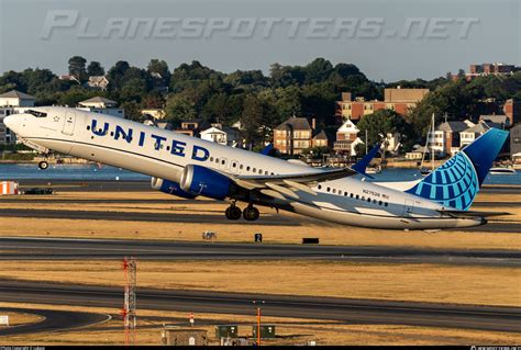 N27526 United Airlines Boeing 737 9 MAX Photo By Lukasz ID 1310015