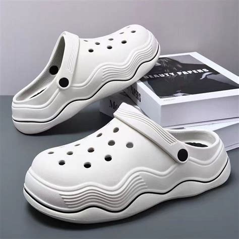 Сандалии Crocs Crocs Sarah Clog - купить с доставкой по выгодным ценам ...