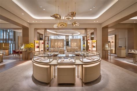 Richemont Growth Slows In First Half After Hong Kong Retail Shutdown