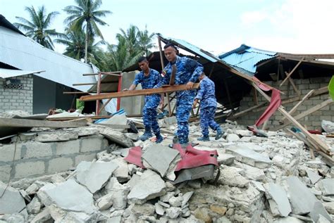 Kekuatan Gempa Maluku Setara 30 40 Kali Bom Atom Hiroshima Republika