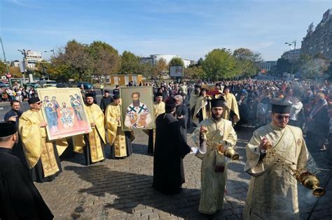 Procesiunea Calea Sfin Ilor Bucurie A Re Nt Lnirii Pelerinilor