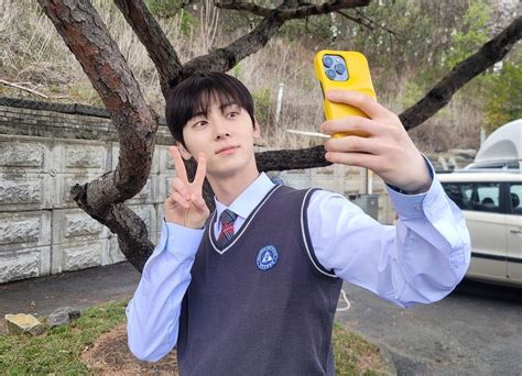 Hwang Min Hyun Sibuk Syuting Drakor Adaptasi Webtoon Study Group Simak