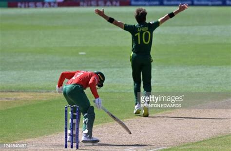 Shaheen Afridi Angry Photos And Premium High Res Pictures Getty Images