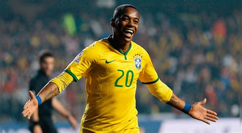 Futbolista Robinho Irá 9 Años A La Cárcel Por Violación Grupal A