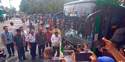 Berita Harian Bus Trans Jatim Koridor V Resmi Beroperasi Terbaru Hari