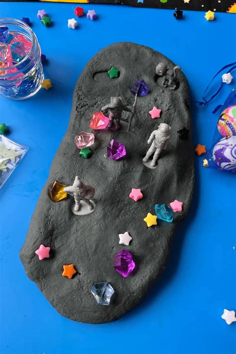 Outer Space Play Dough Activity - Friends Art Lab