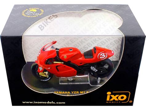 2002 Yamaha YZR M1 Moto GP Nº3 Max Biaggi 1 24 IXO Models RAB033