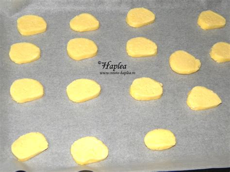 BISCUITI SARATI CU BRANZA CHEDDAR Retete Haplea